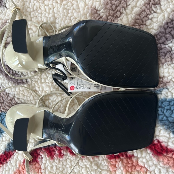 ZARA BEIGE SHOE - Picture 3 of 4